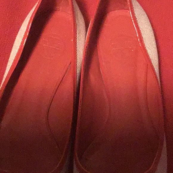 Tory Burch Rare red and white flats sz 6 - Picture 4 of 4